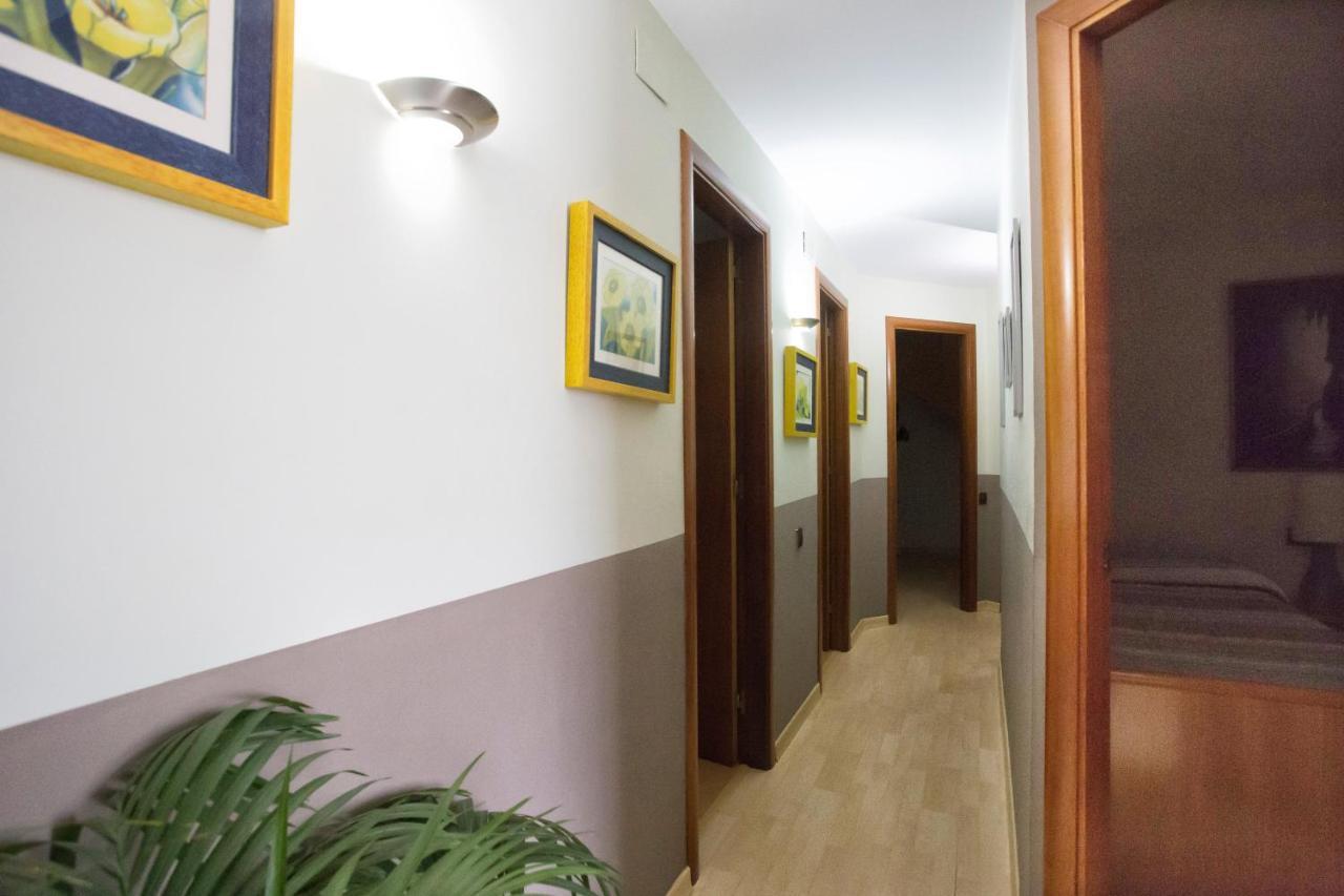 סאלו Alojamiento Villa Moles מראה חיצוני תמונה
